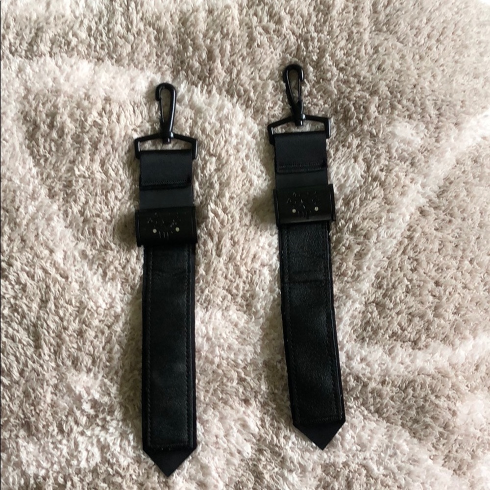 Jujube stroller clips